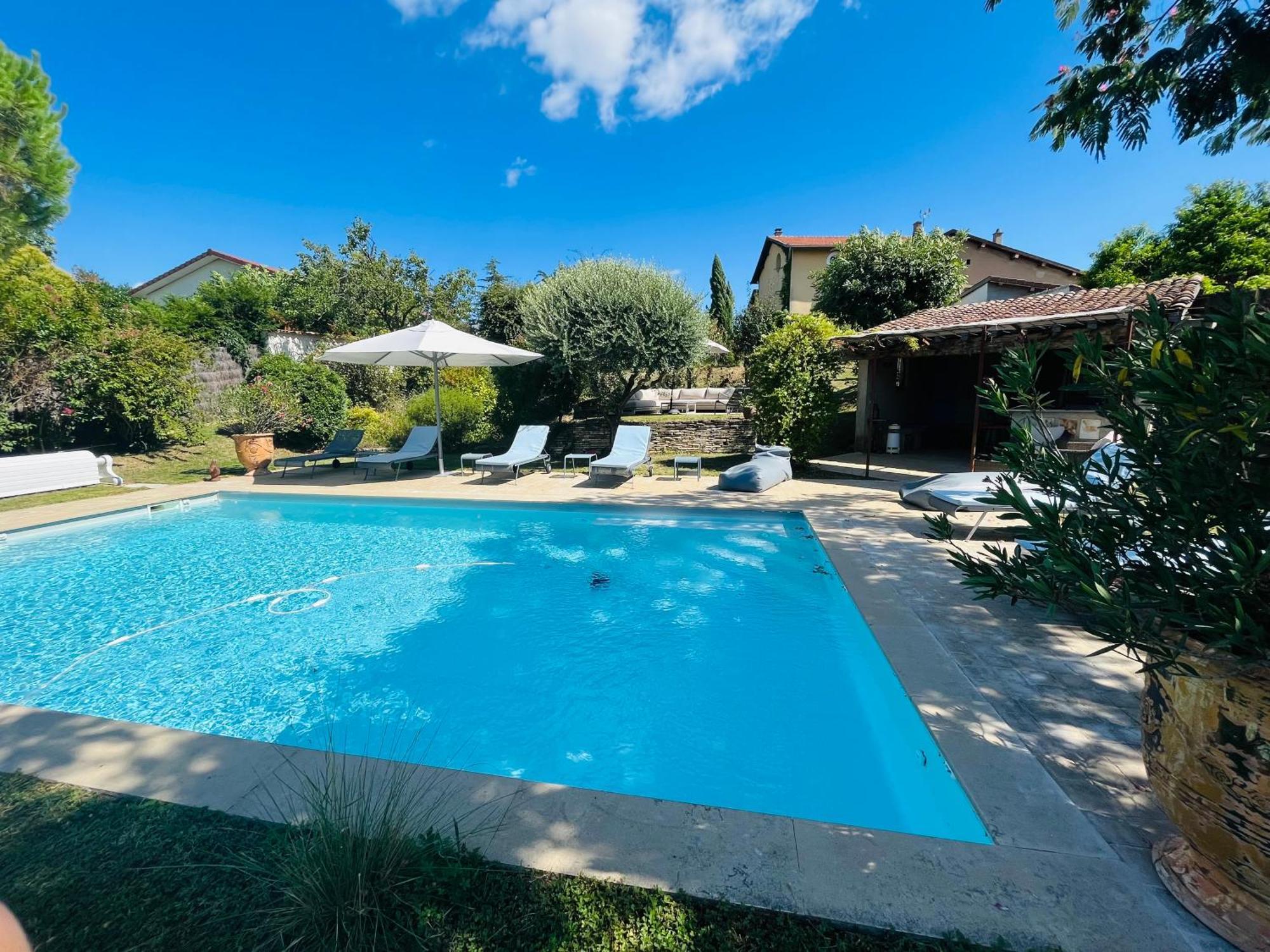 L'Angélus Hotel Genay  Luaran gambar